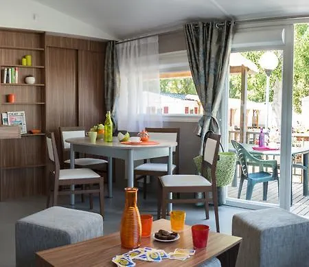 Campingplatz Officiel Siblu Le Bois Dormant 4*