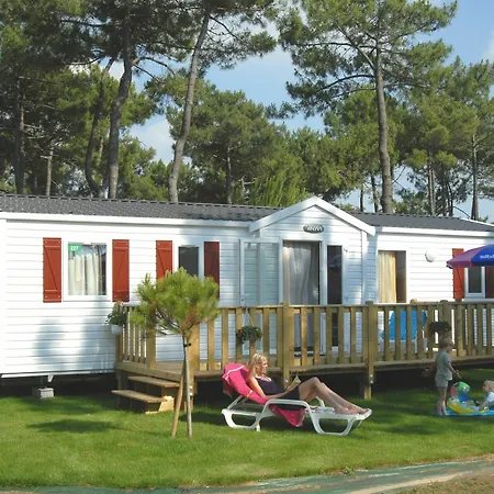 Campingplatz Officiel Siblu Le Bois Dormant 4*