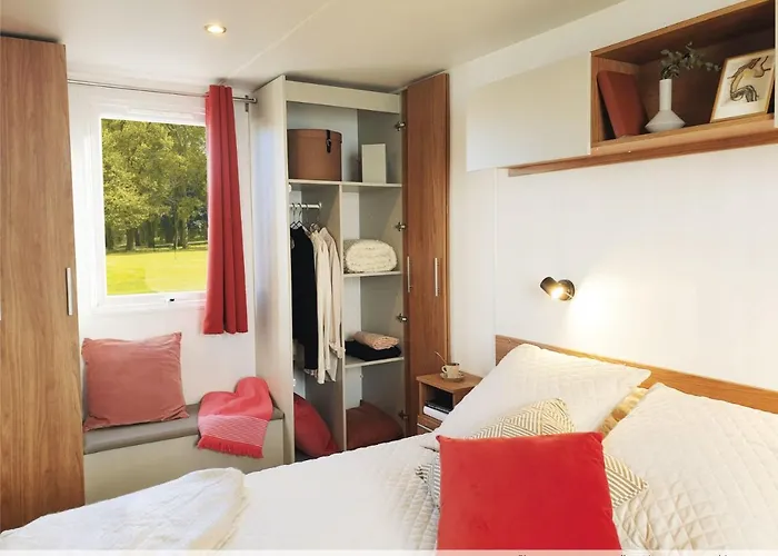 Officiel Siblu Le Bois Dormant אתר קמפינג סן ז'אן דה מון