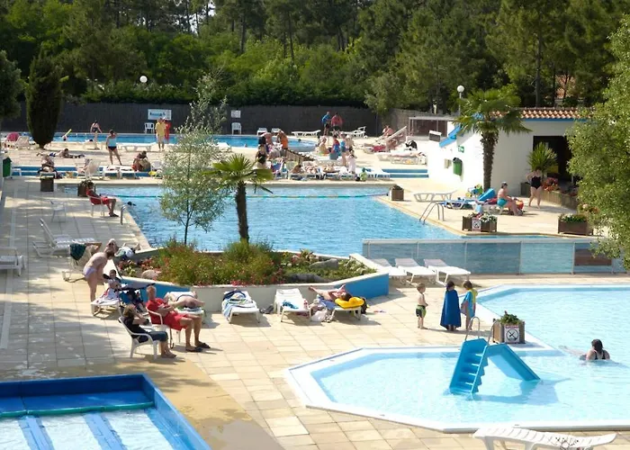 Officiel Siblu Le Bois Dormant 4* סן ז'אן דה מון