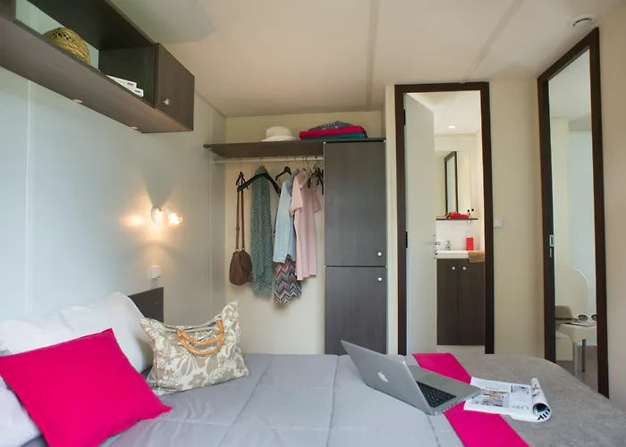 Officiel Siblu Le Bois Dormant אתר קמפינג סן ז'אן דה מון