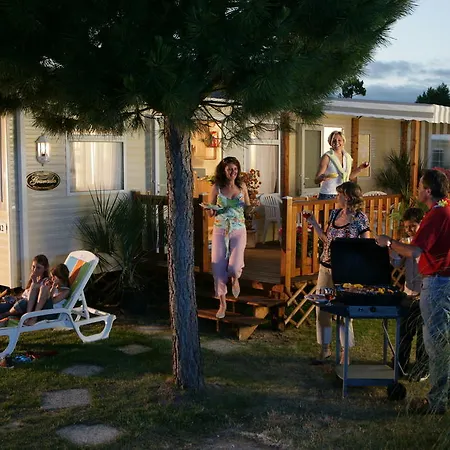 Campingplatz Officiel Siblu Le Bois Dormant 4*